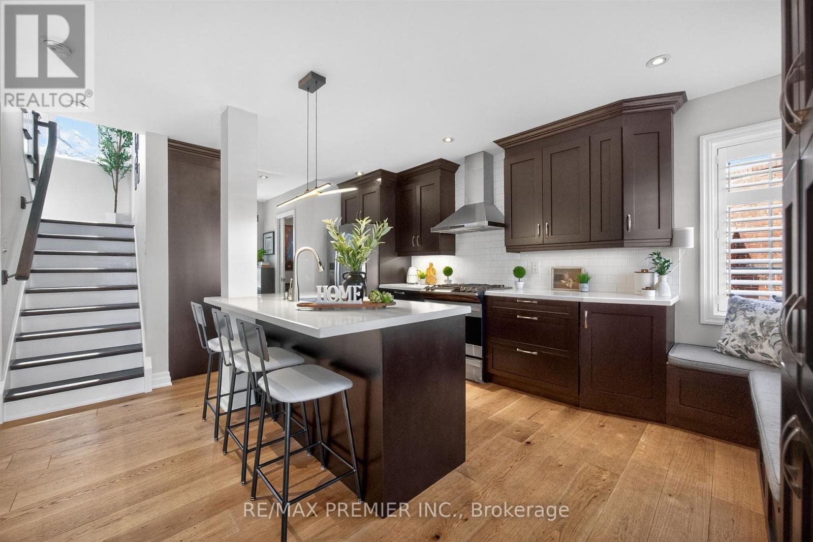 19 PARK LANE, Toronto — photo 4