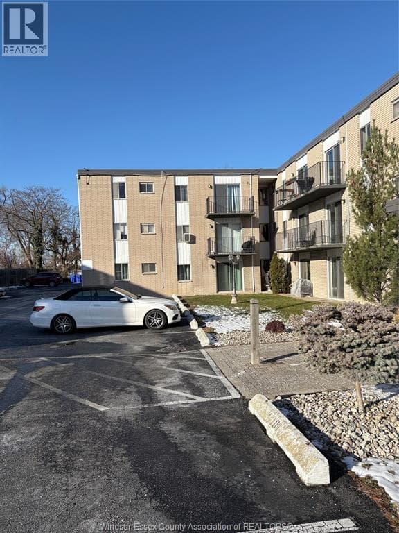 6490 WYANDOTTE East Unit# 201, Windsor — photo 2