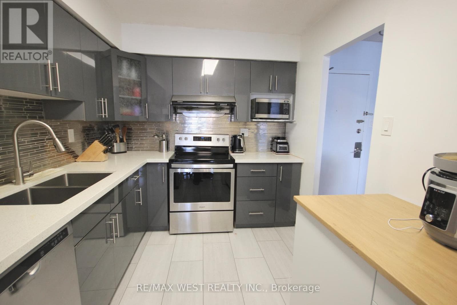 801 - 3380 EGLINTON AVENUE E, Toronto — photo 4
