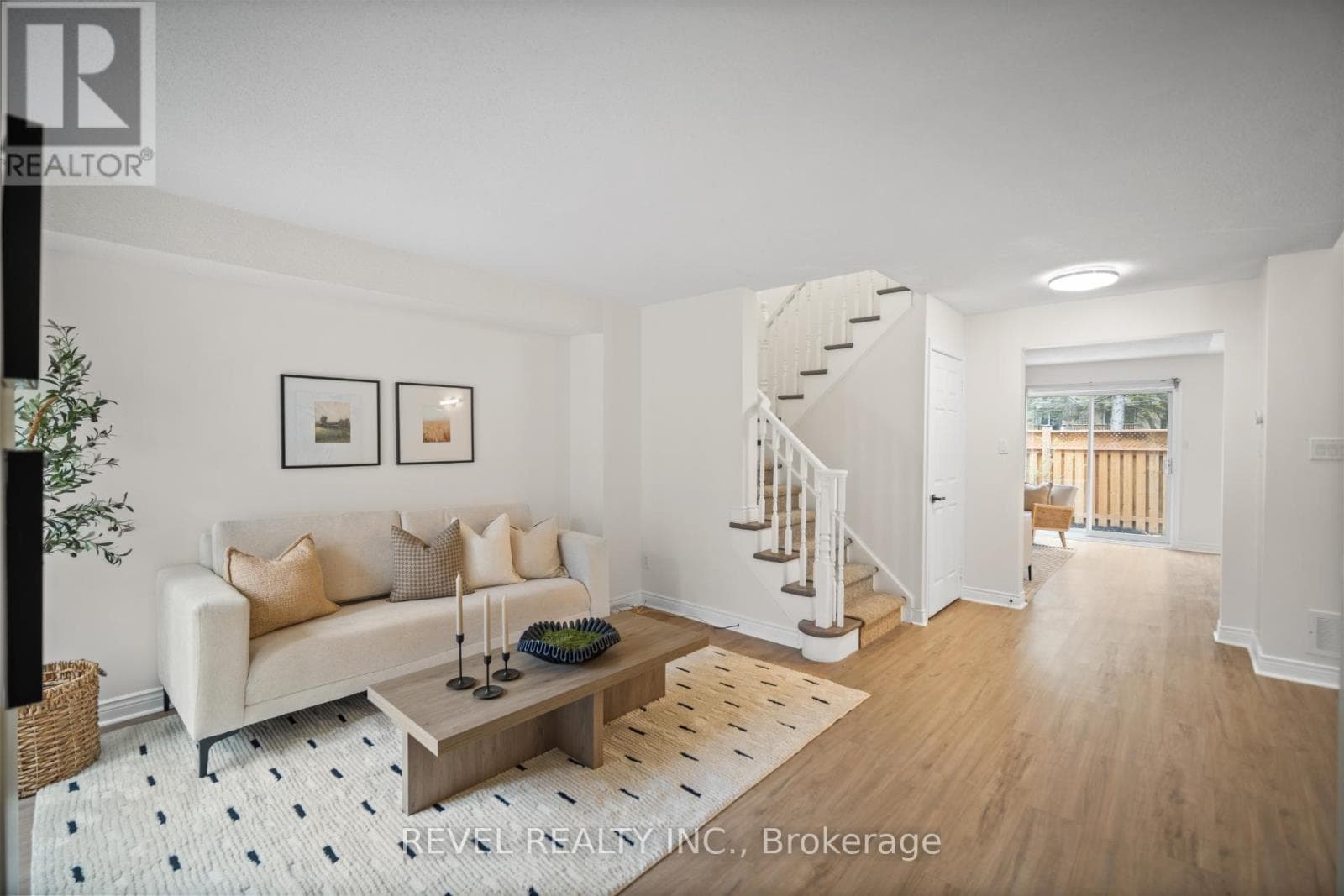 320 HAMILTON DRIVE UNIT 10, Toronto — photo 2