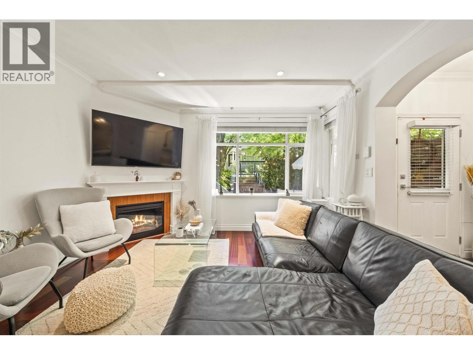 29 6878 SOUTHPOINT DRIVE, Greater Vancouver — photo 2