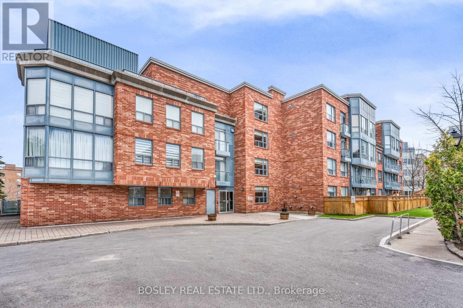 308 - 7378 YONGE STREET in Concord-Vaughan