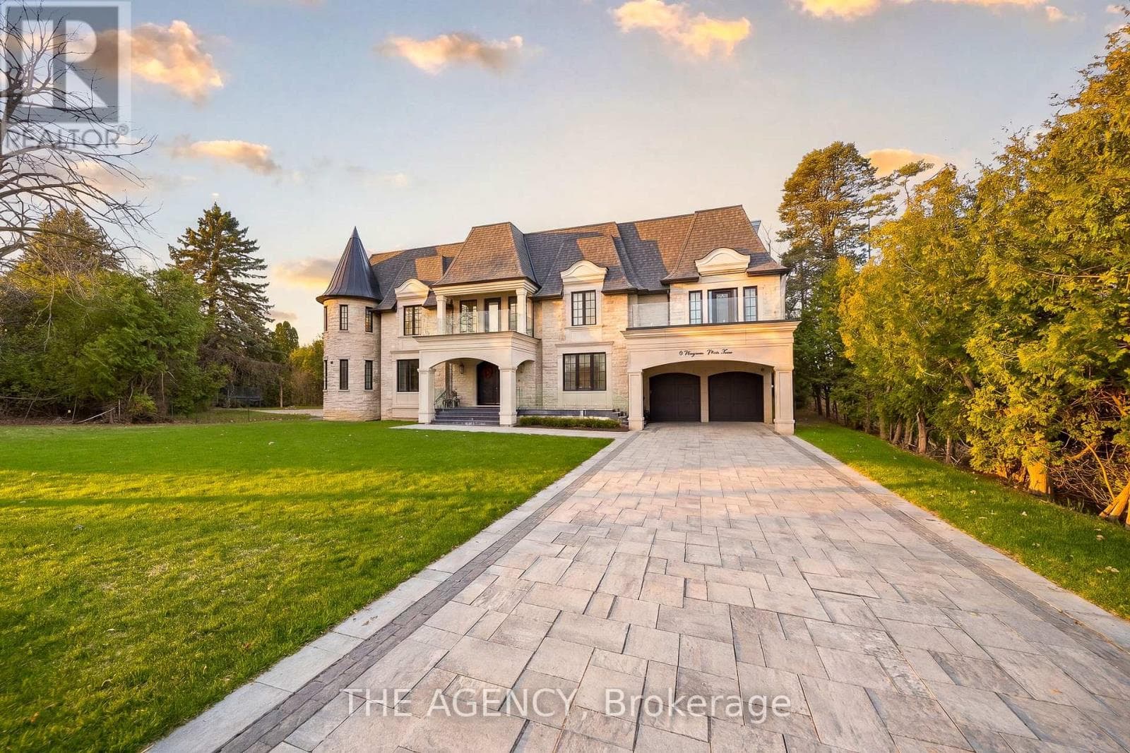 8 BAYVIEW PARK LANE, Toronto — photo 2