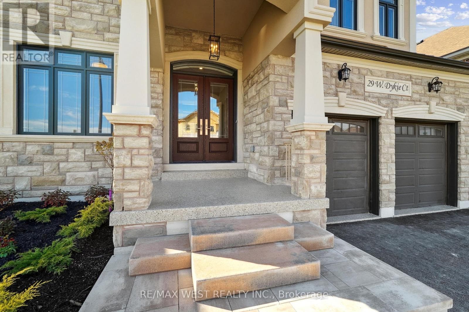 29 W DYKIE COURT, Toronto — photo 2