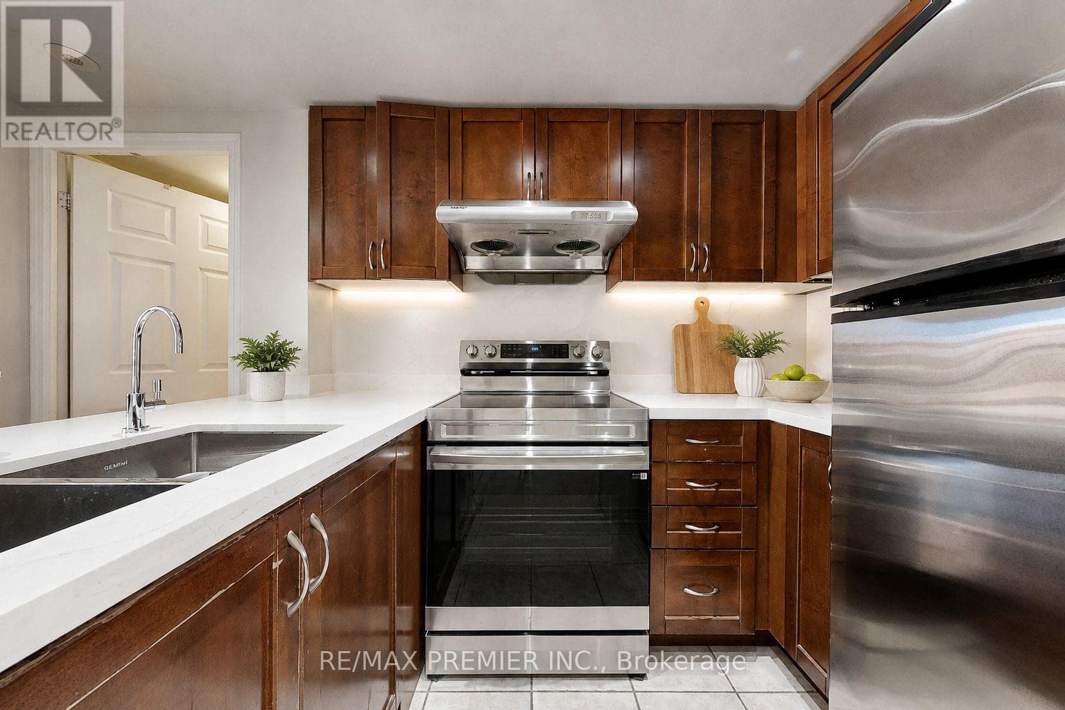 2046 - 3033 FINCH AVENUE, Toronto — photo 2