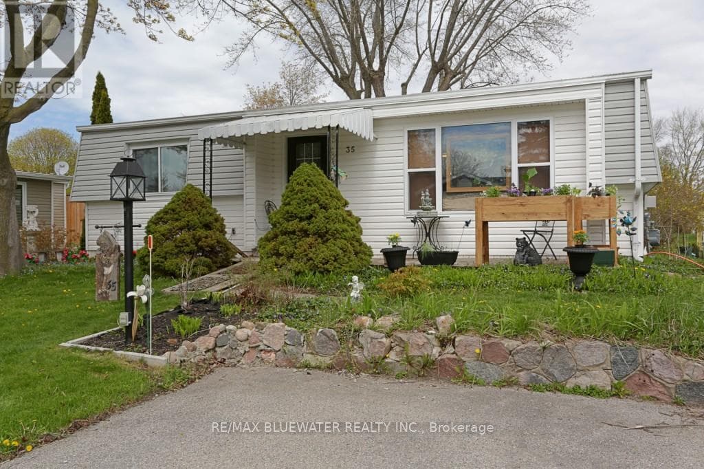 35 PEBBLE BEACH PARKWAY, London and St. Thomas — photo 2