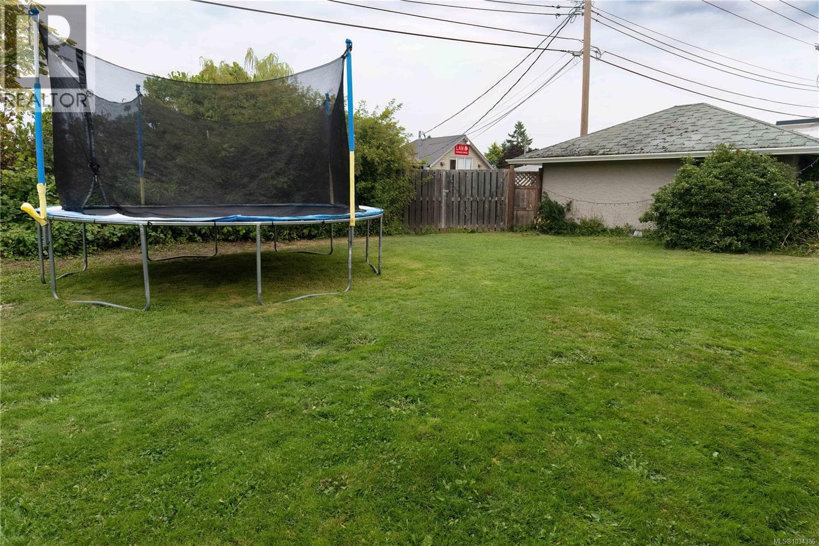 141 JENSEN AVENUE EAST, Vancouver Island — photo 5