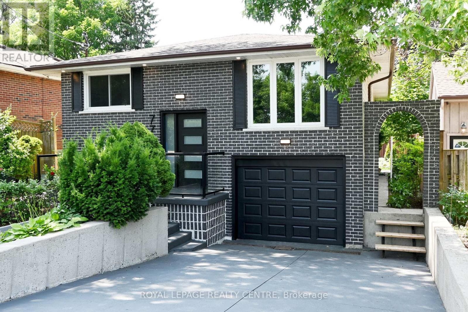 776 GARTH STREET, Toronto — photo 2