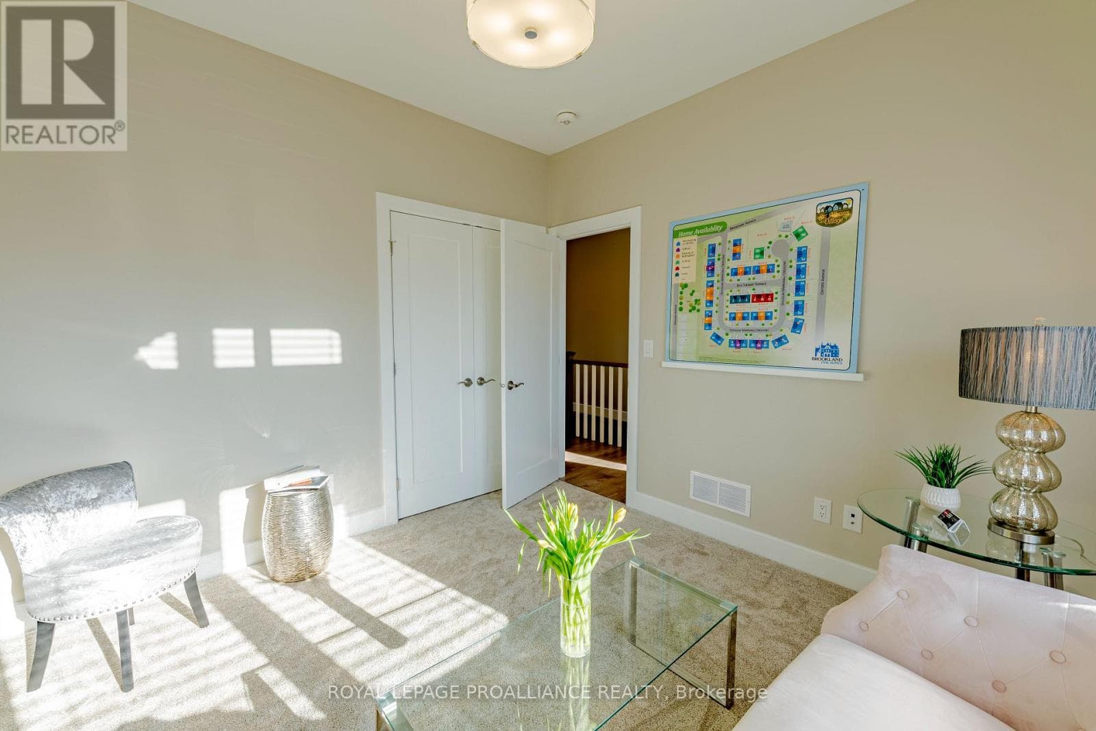 31 DOUGLAS MARSHALL CRESCENT, Rideau St.Lawrence — photo 4