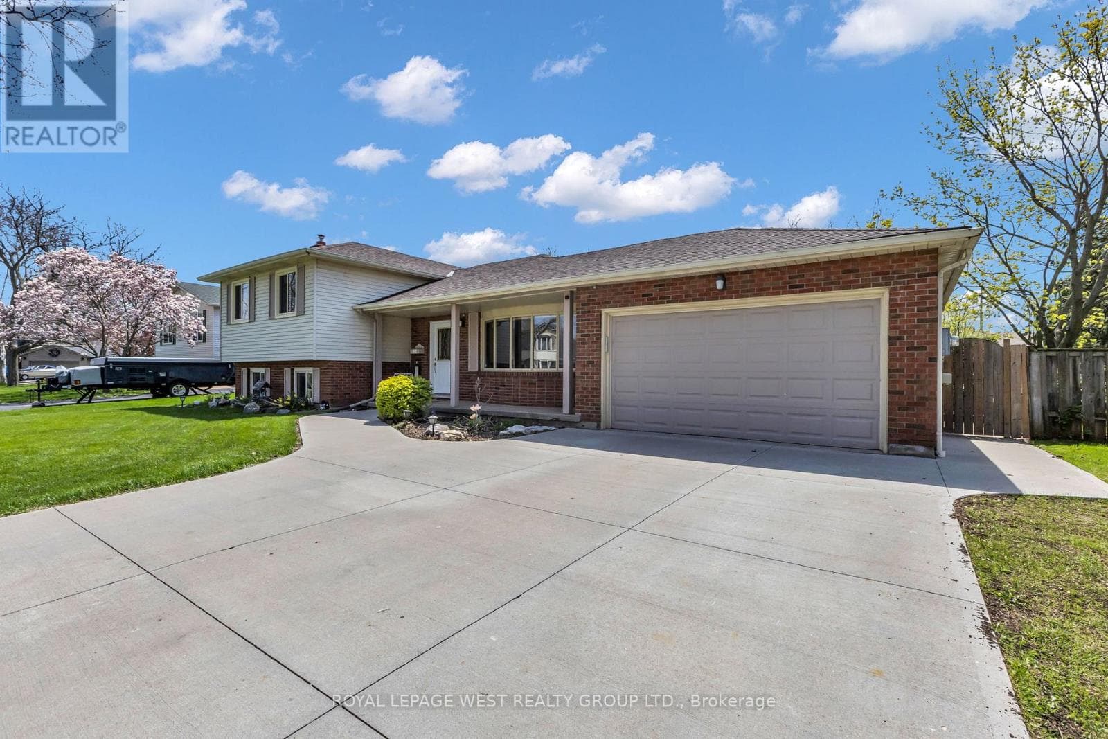 12 BANBURRY CRESCENT, Toronto — photo 3