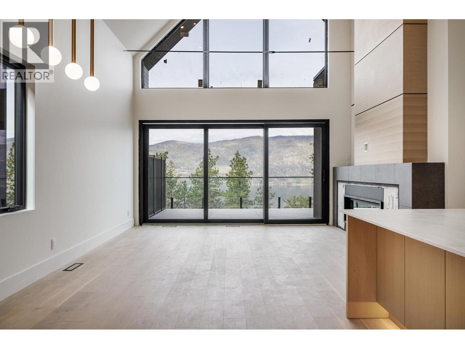 3707 McKinley Beach Drive, Interior REALTORS® — photo 5