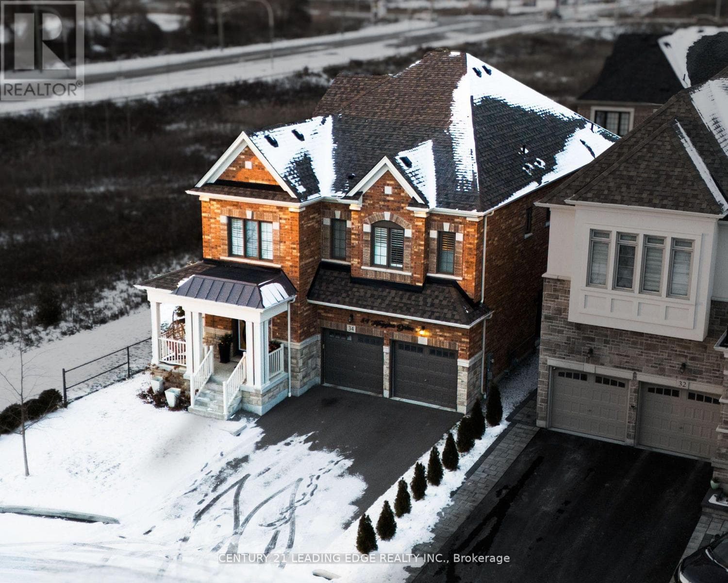 34 HUGGINS DRIVE, Toronto — photo 2