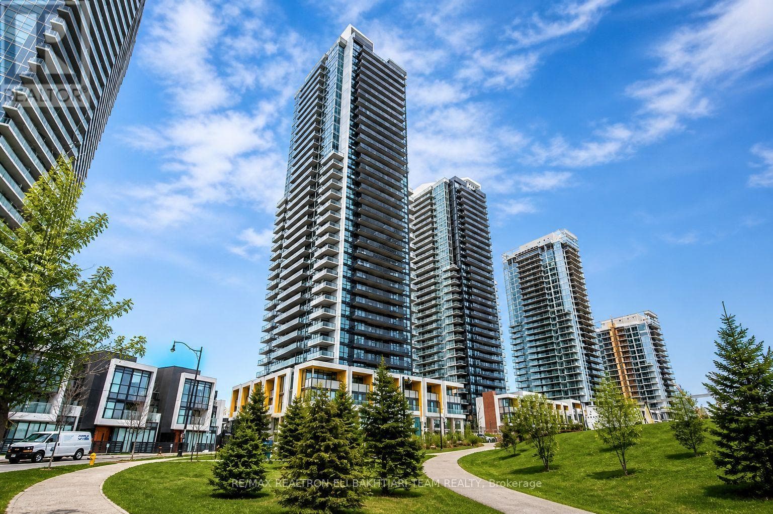 2511 - 95 MCMAHON DRIVE, Toronto — photo 3