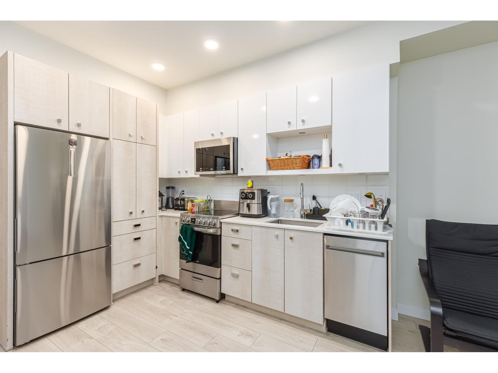 406 10838 WHALLEY BOULEVARD, Fraser Valley — photo 5