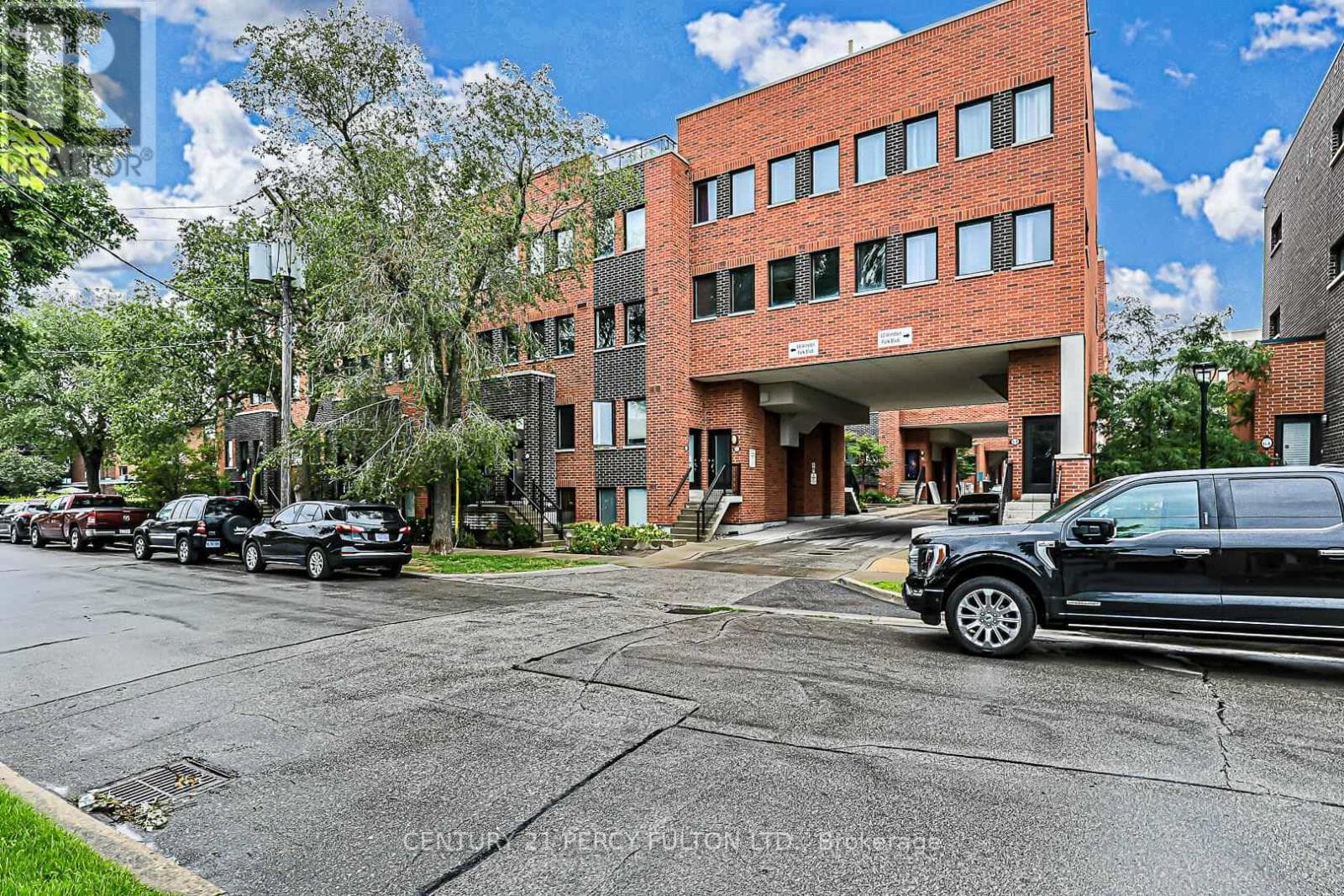 7 - 68 WINSTON PARK BOULEVARD, Toronto — photo 2