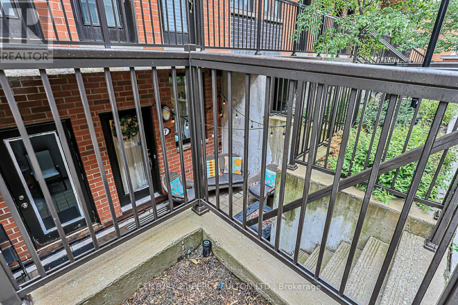 7 - 68 WINSTON PARK BOULEVARD, Toronto — photo 4