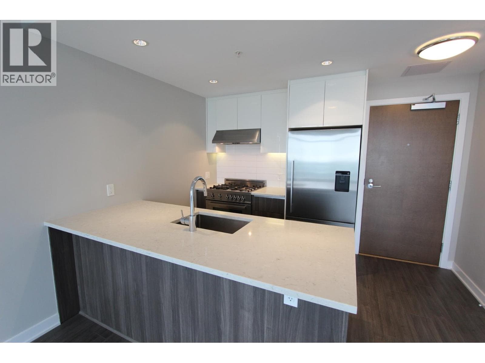 2701 4900 LENNOX LANE, Greater Vancouver — photo 5