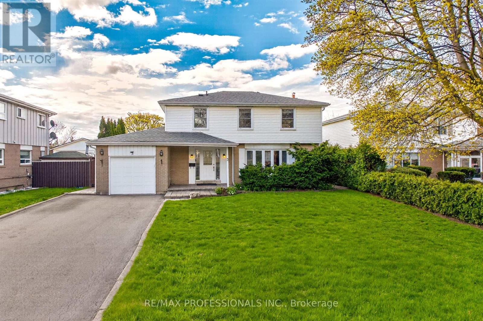 3 CALEDON COURT in A-B-C-D-SECTION (BRAMALEA)