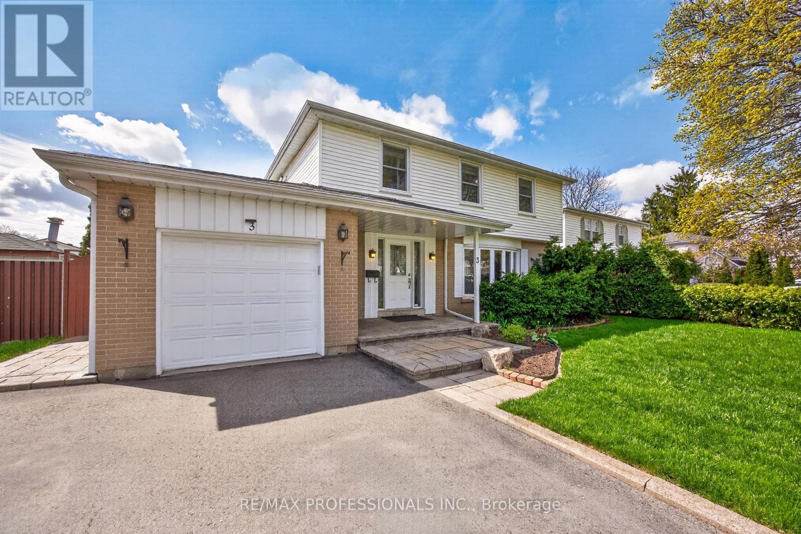 3 CALEDON COURT, Toronto — photo 2