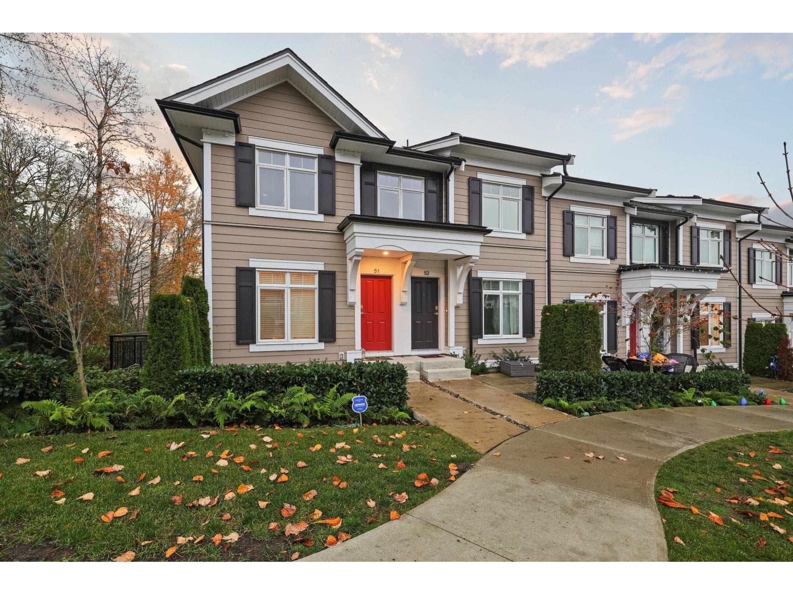 51 2070 OAK MEADOWS DRIVE in Grandview