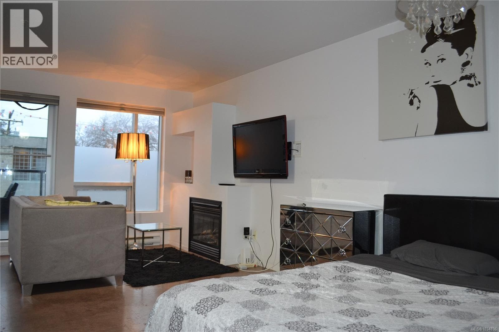 208 932 Johnson St, Victoria — photo 2