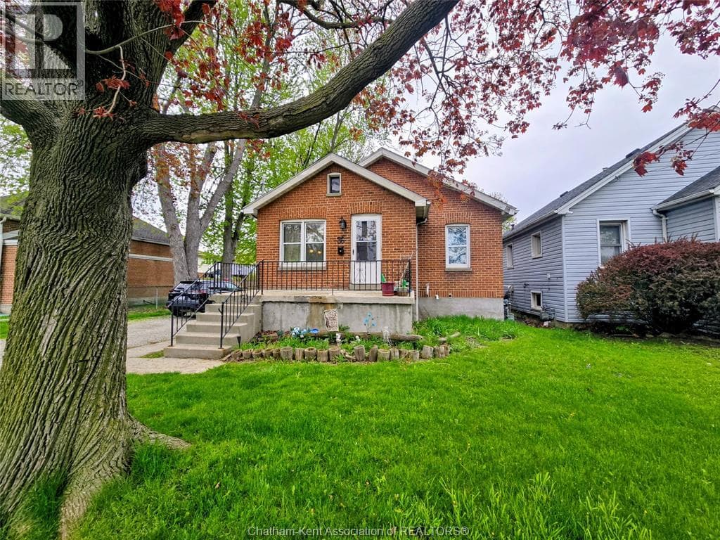 36 McNaughton Ave E AVENUE, Chatham Kent — photo 4