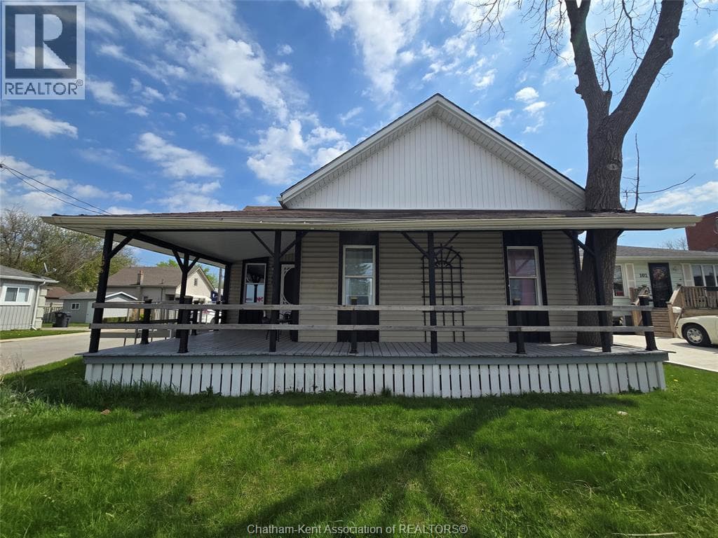 106 PARK AVENUE East, Chatham Kent — photo 2