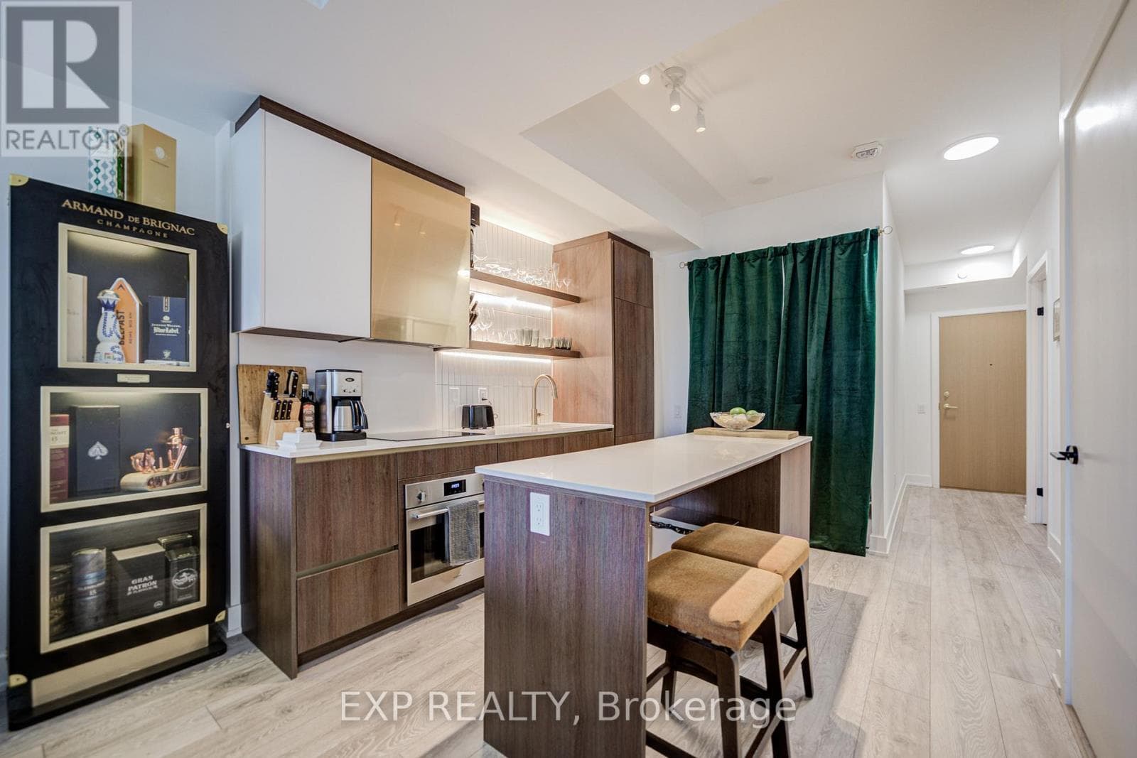 211 - 1285 QUEEN STREET E, Toronto — photo 2