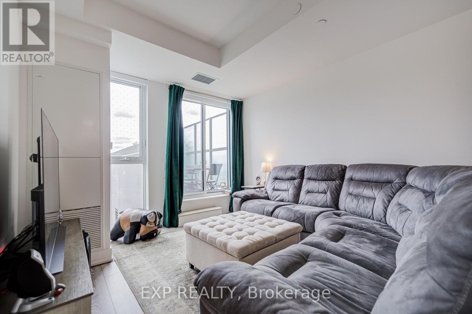 211 - 1285 QUEEN STREET E, Toronto — photo 4
