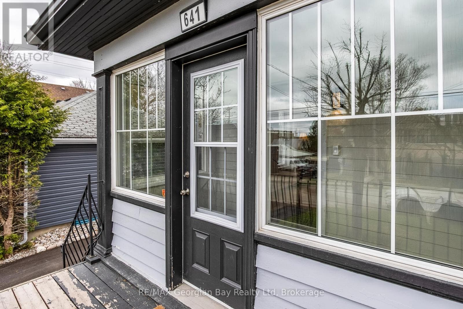 641 BAIE STREET, OnePoint — photo 2