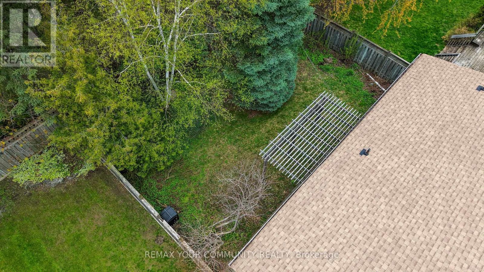 28 BUNTY LANE, Toronto — photo 2