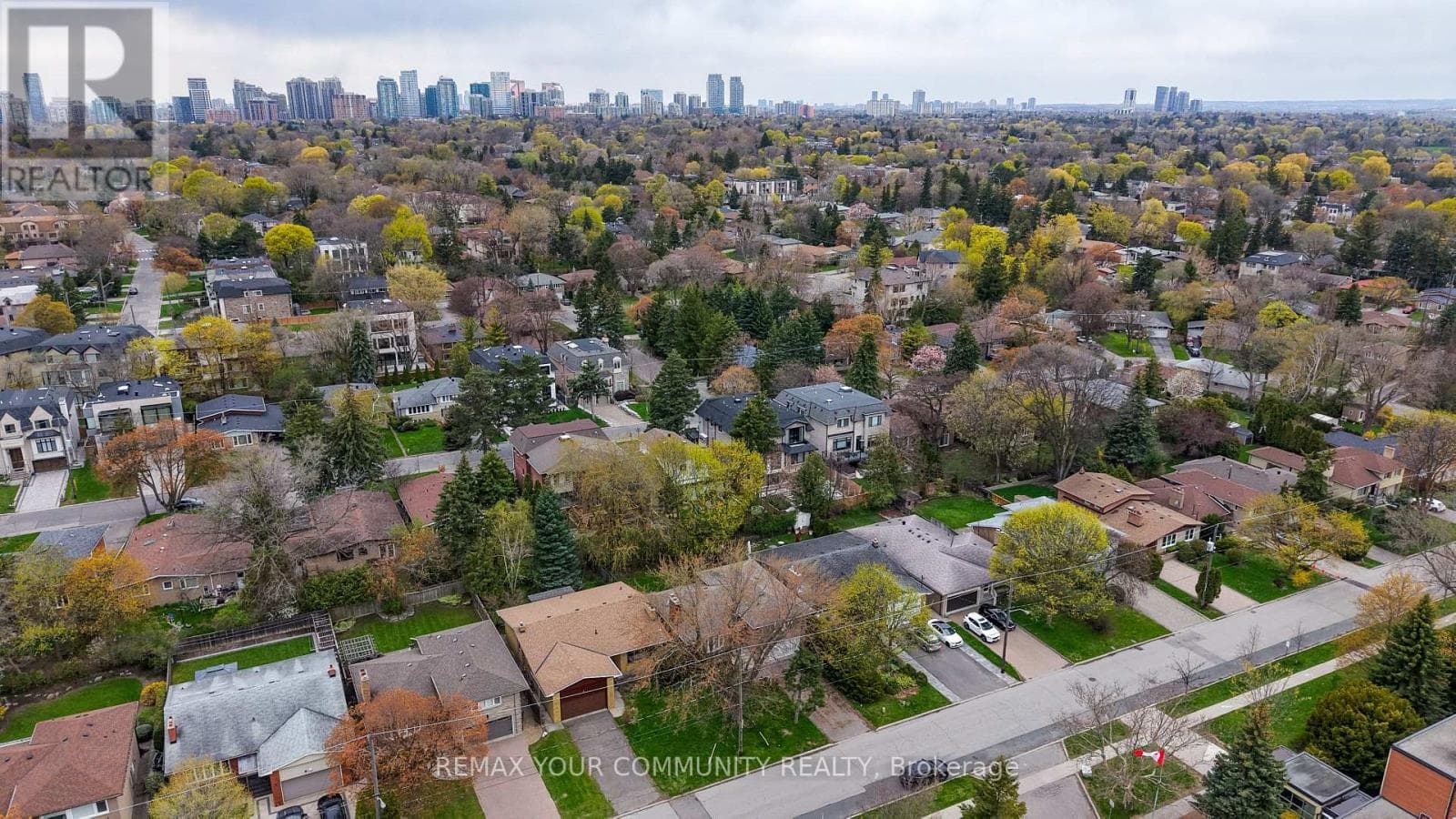28 BUNTY LANE, Toronto — photo 3