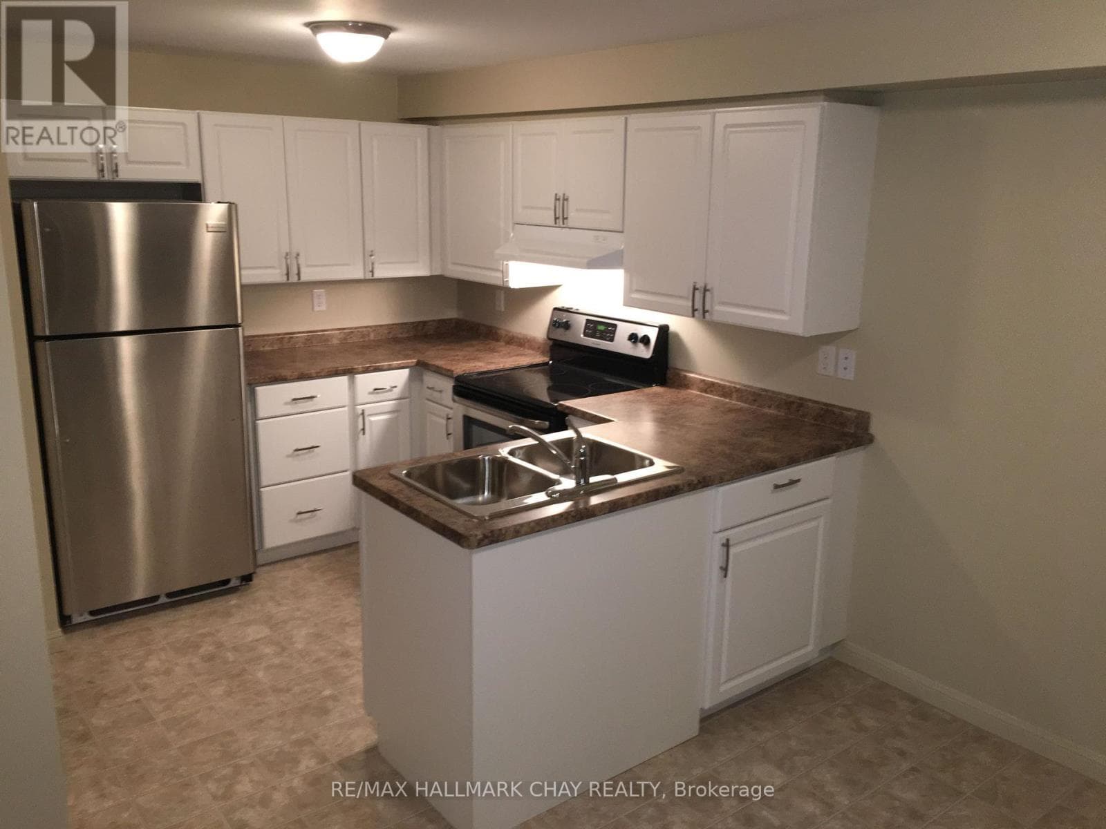141 BLACK CHERRY CRESCENT, Toronto — photo 3