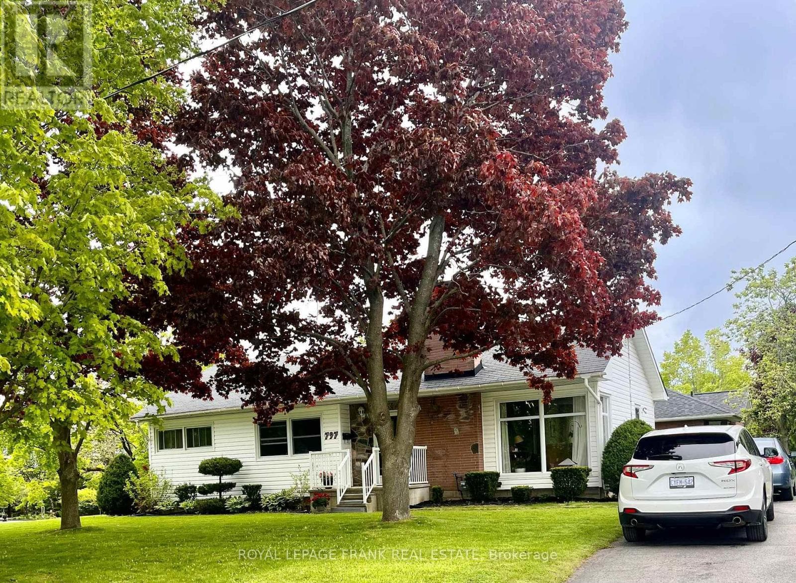 797 VALLEYVIEW DRIVE in Hospital Area