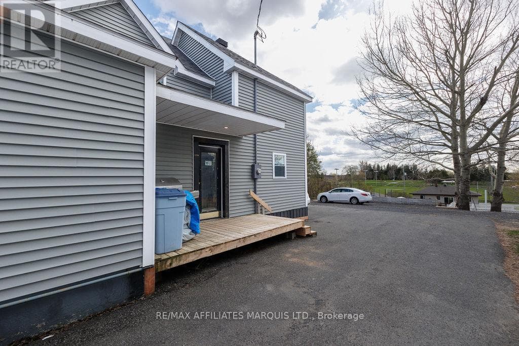 136 MAIN STREET S, Cornwall — photo 4