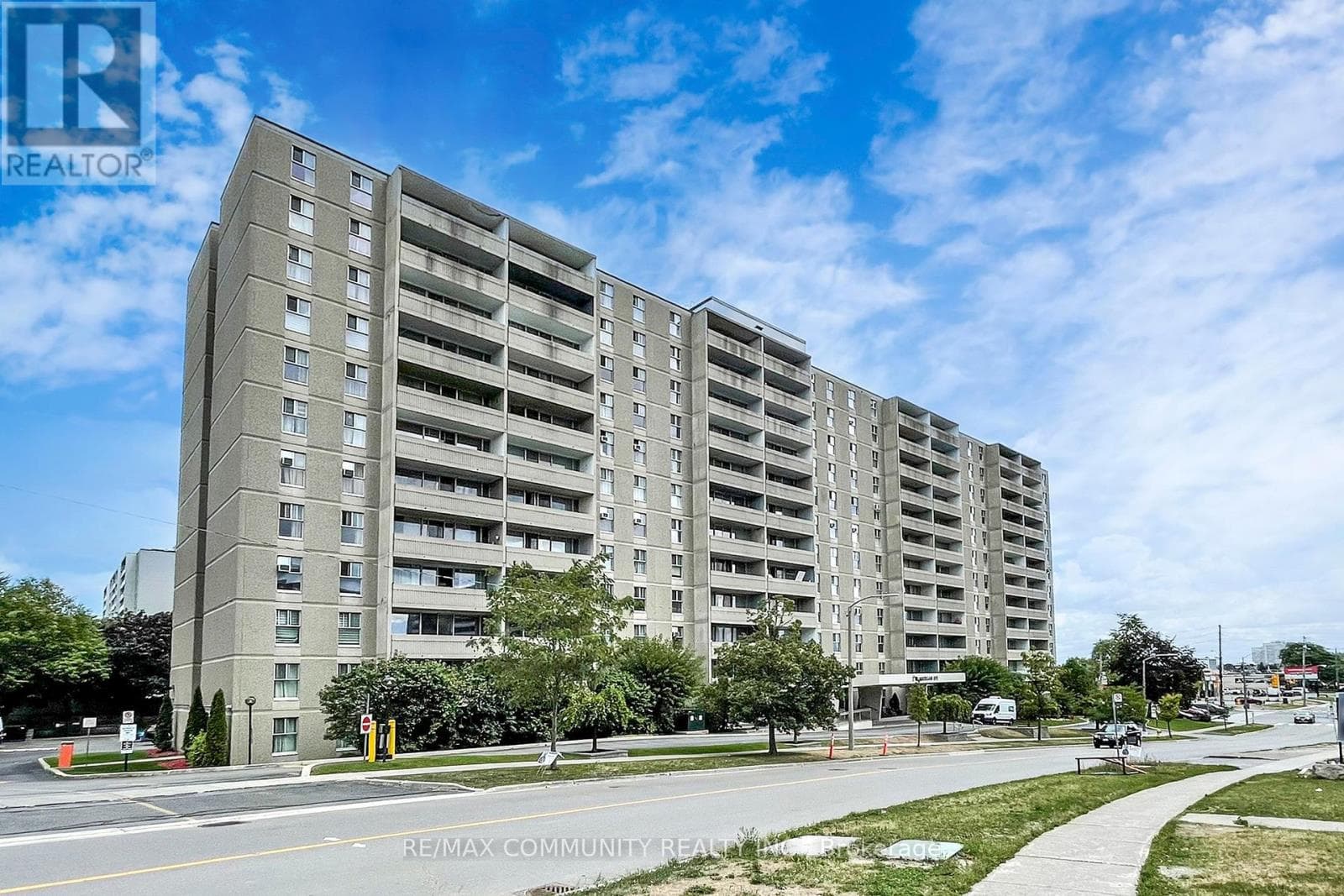 213 - 2 GLAMORGAN AVENUE N in Dorset Park