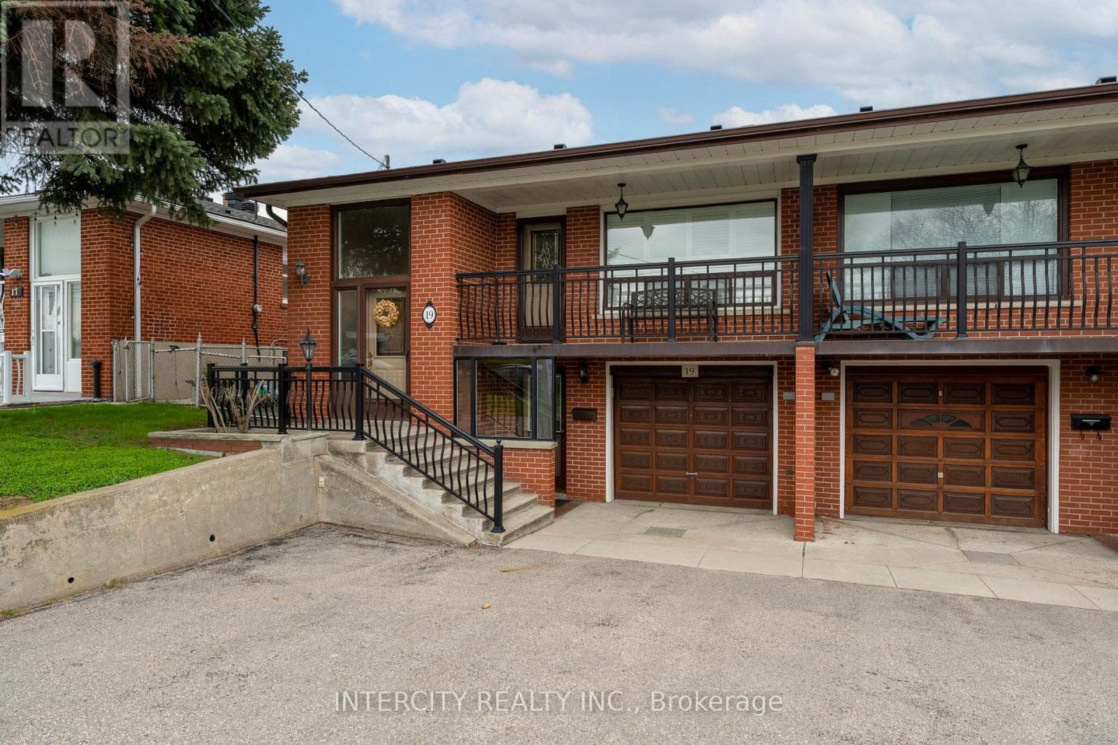 19 GADE DRIVE in Downsview