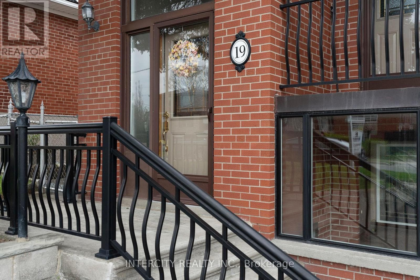 19 GADE DRIVE, Toronto — photo 4