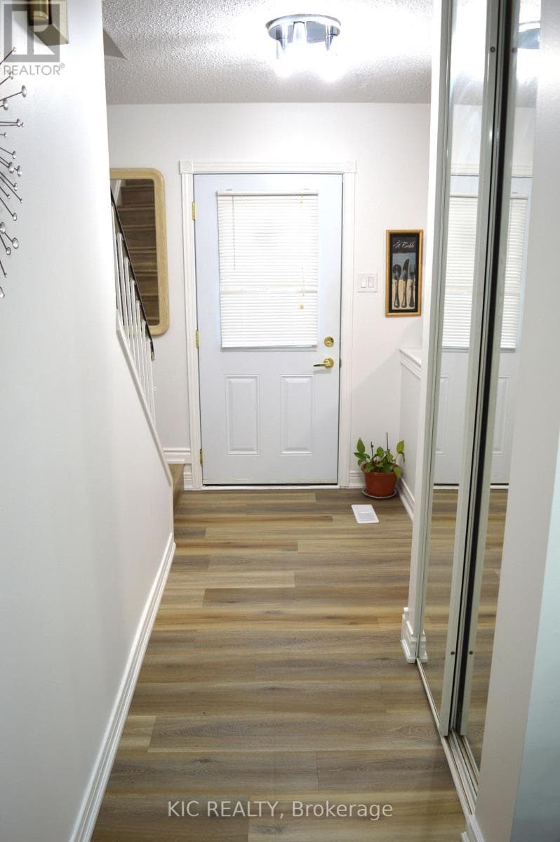 6 - 93 HANSEN ROAD N, Central Lakes — photo 4