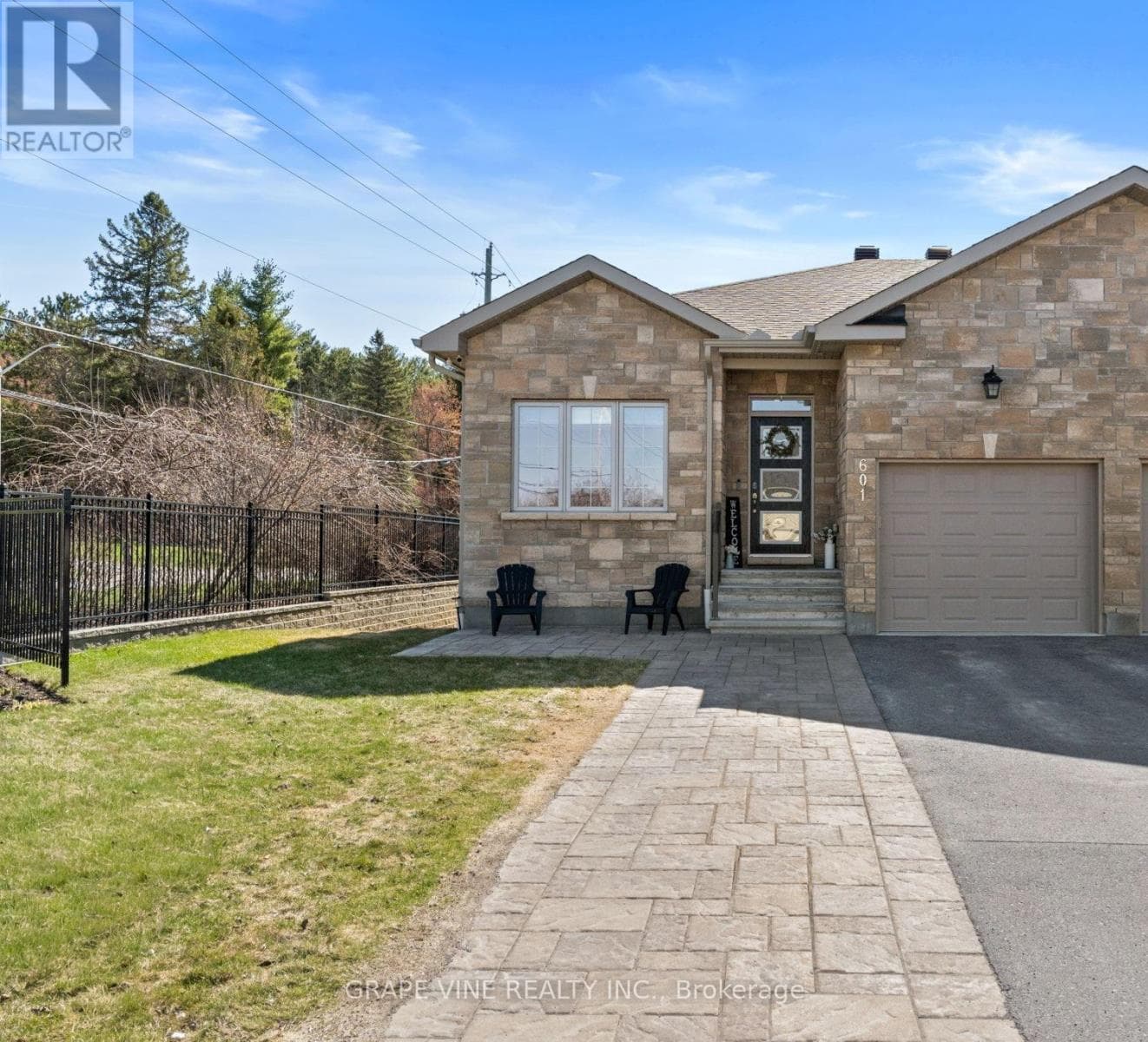 601 MEADOWRIDGE CIRCLE in CARP