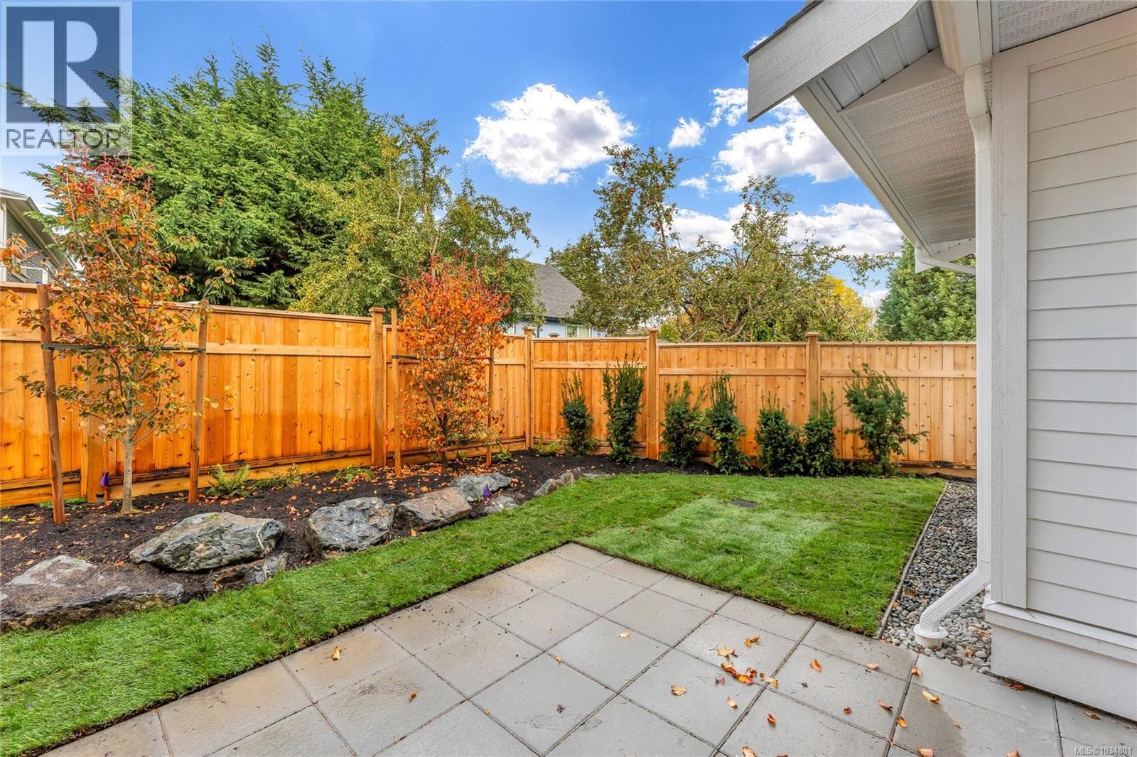 3 3098 WASHINGTON AVENUE, Victoria — photo 4