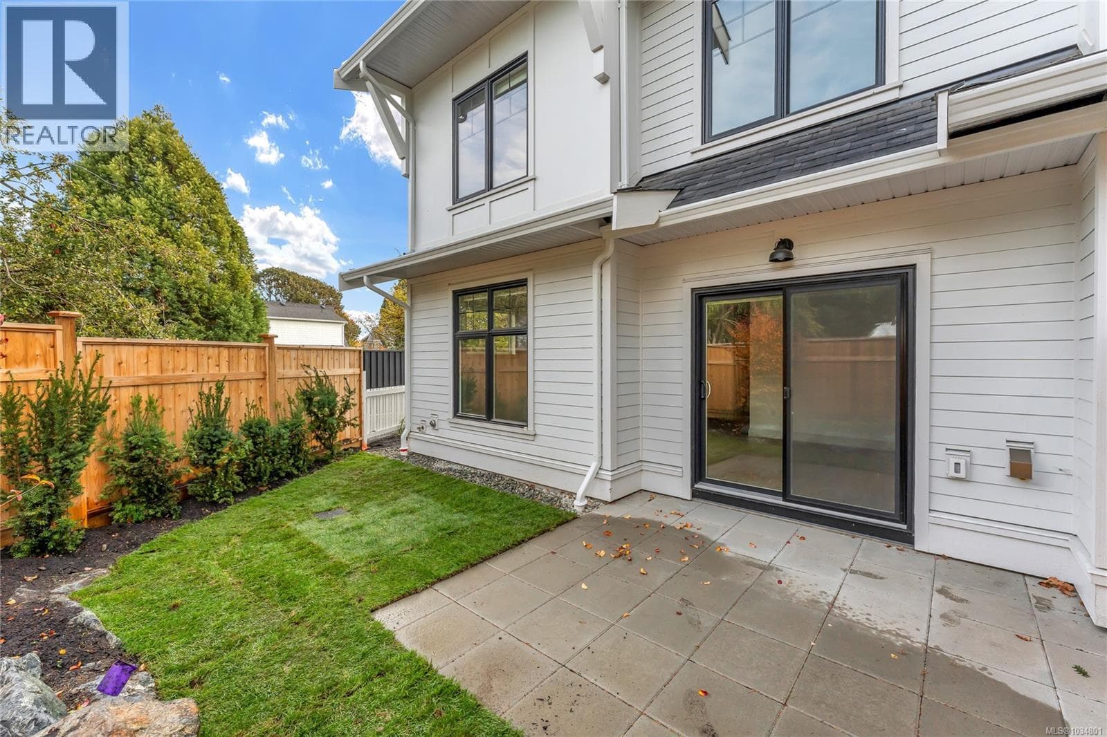3 3098 WASHINGTON AVENUE, Victoria — photo 5
