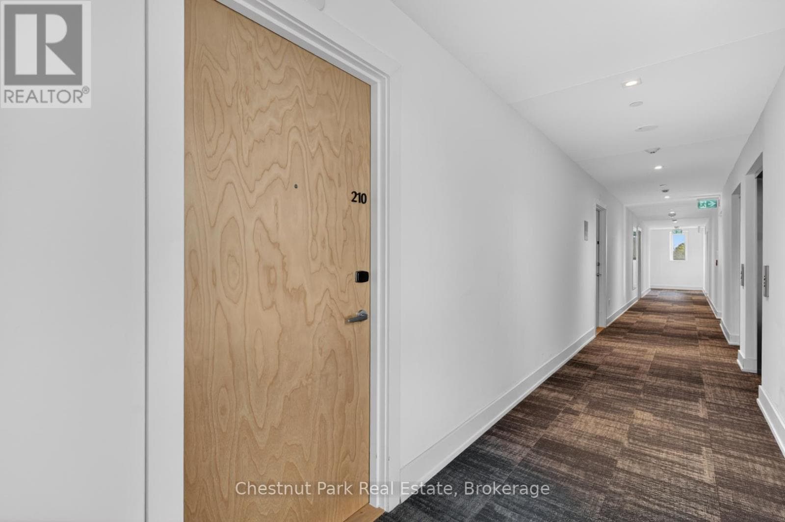 210 - 120 CARRICK TRAIL, OnePoint — photo 4
