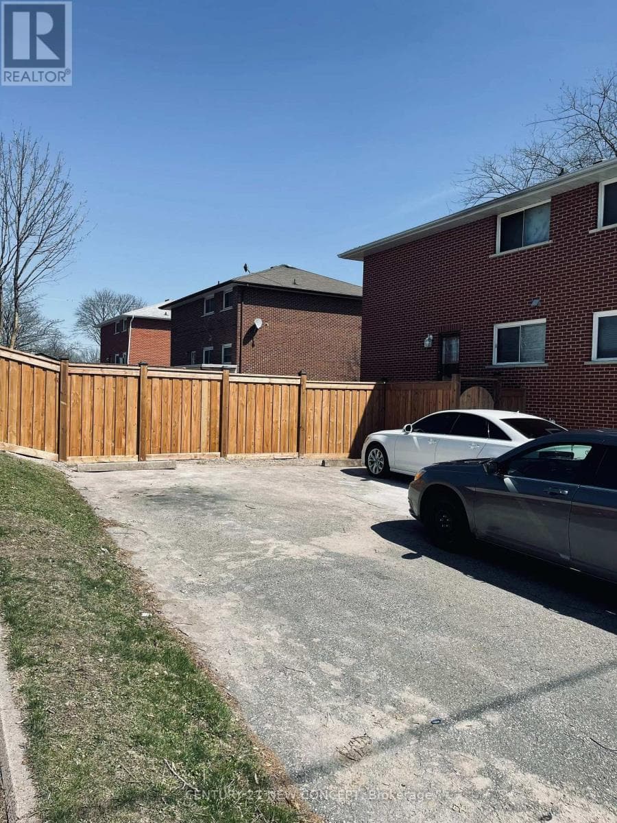 580 DIGBY AVENUE, Toronto — photo 2
