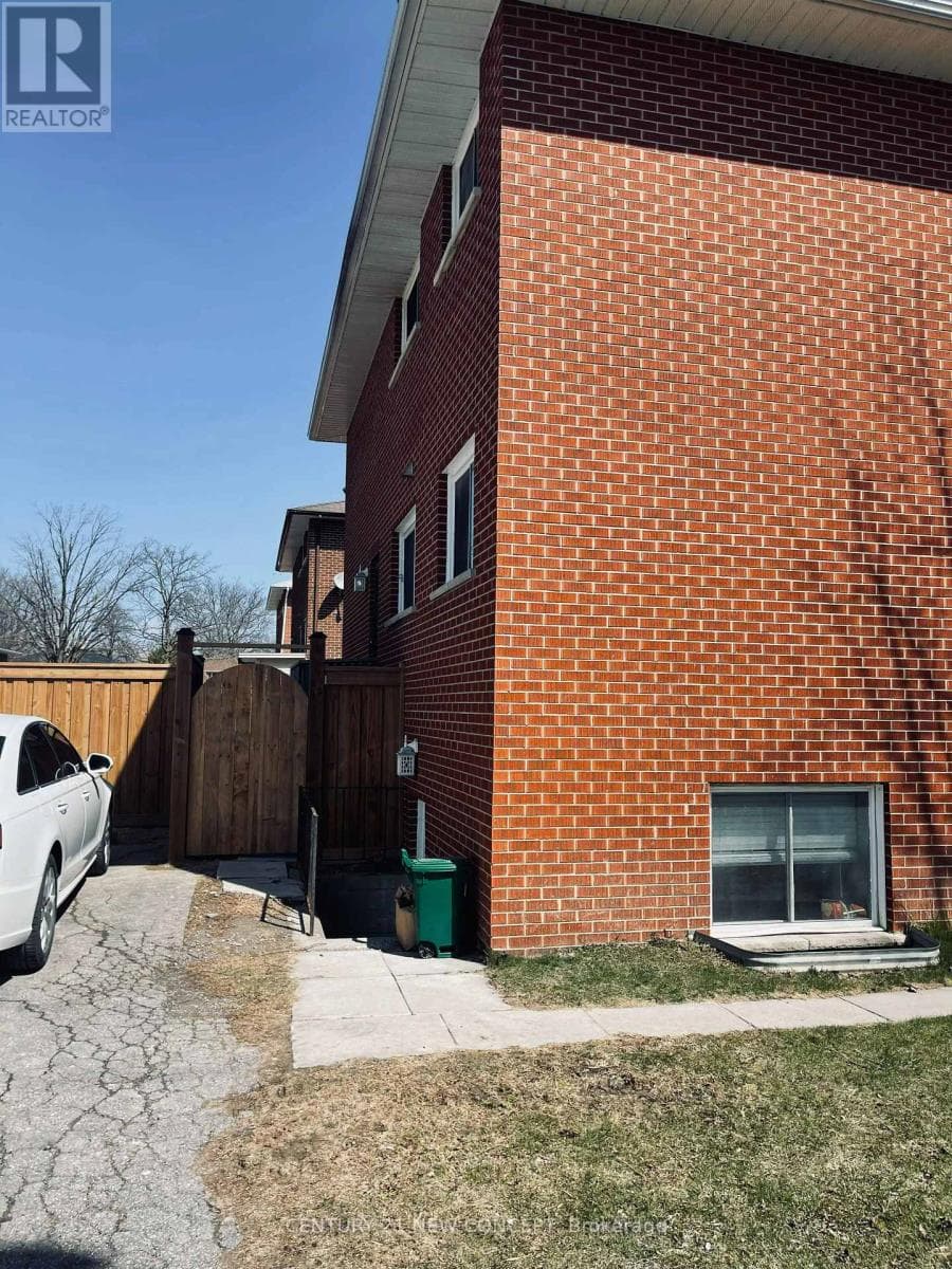 580 DIGBY AVENUE, Toronto — photo 3