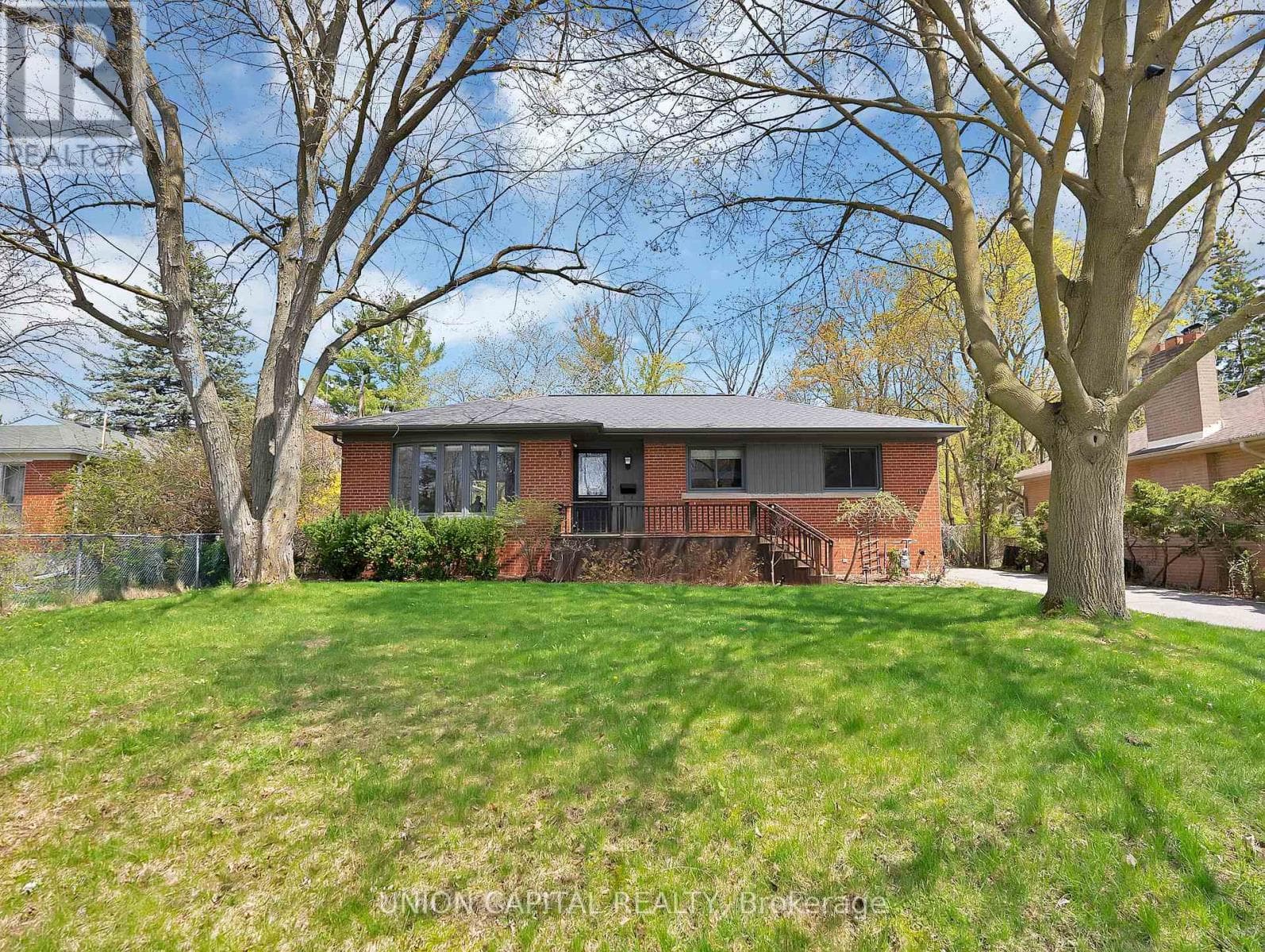 111 LIBBY BOULEVARD, Toronto — photo 2
