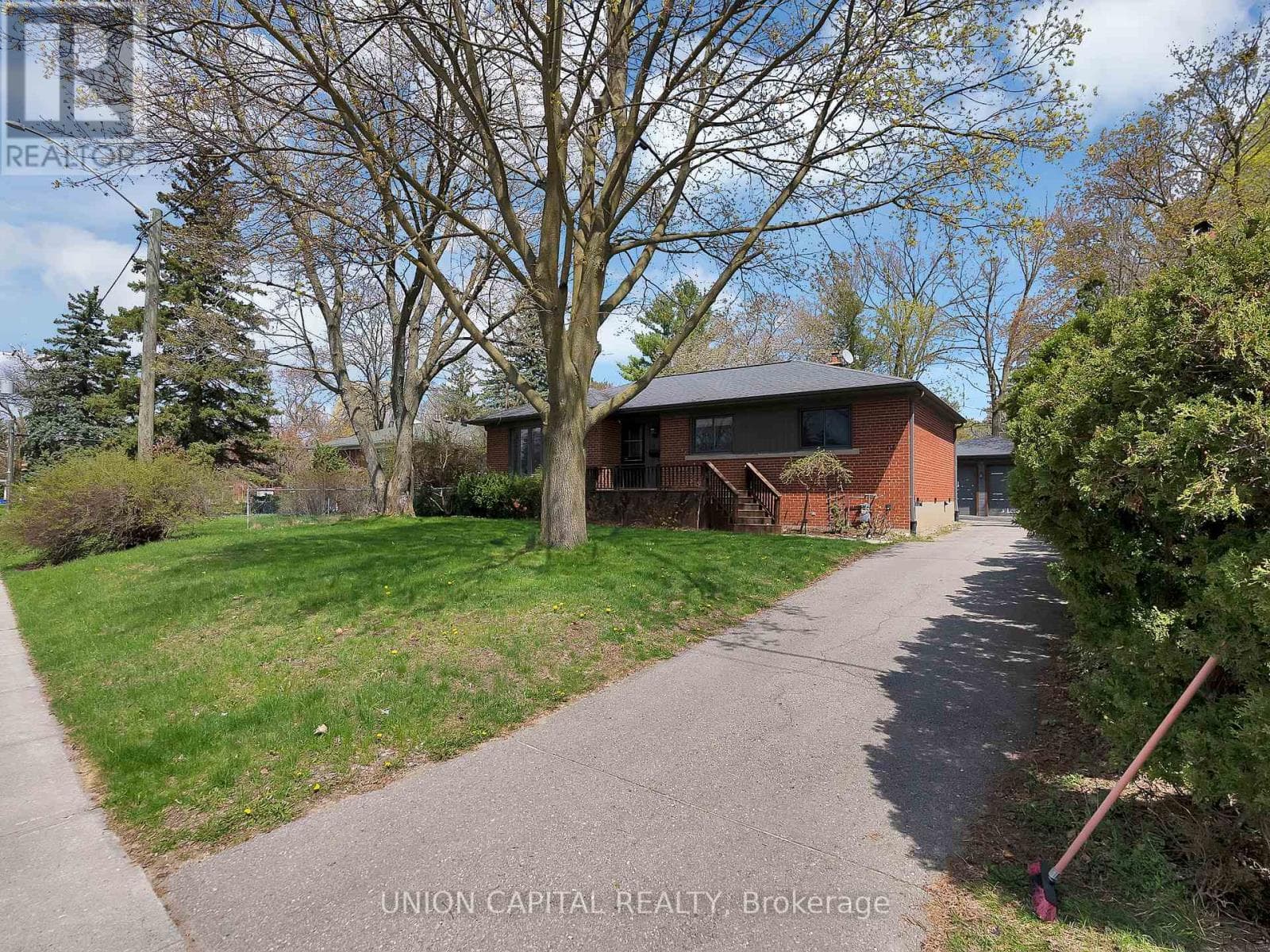 111 LIBBY BOULEVARD, Toronto — photo 3