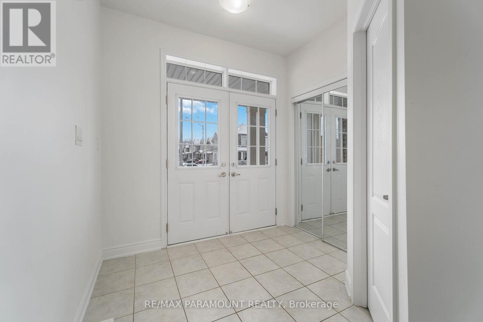 20 VAUGHN DRIVE, Toronto — photo 4