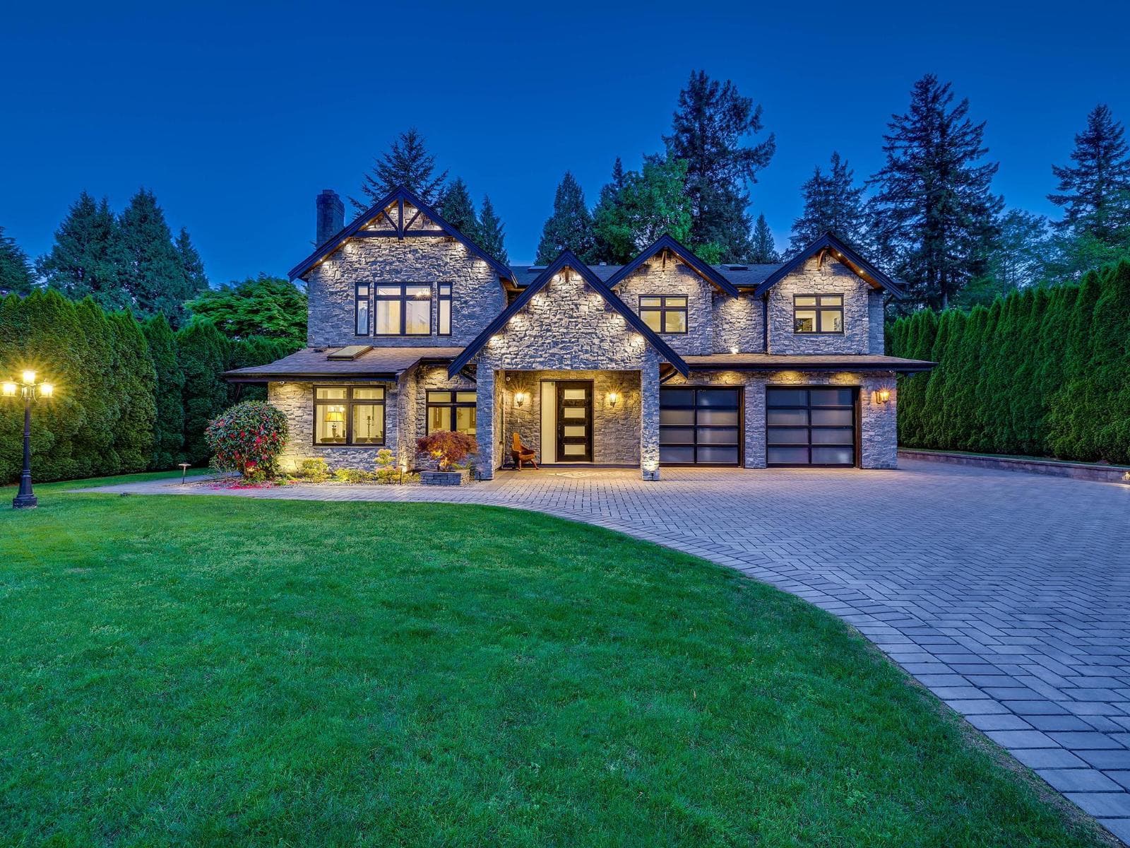 13330 20 AVENUE in 