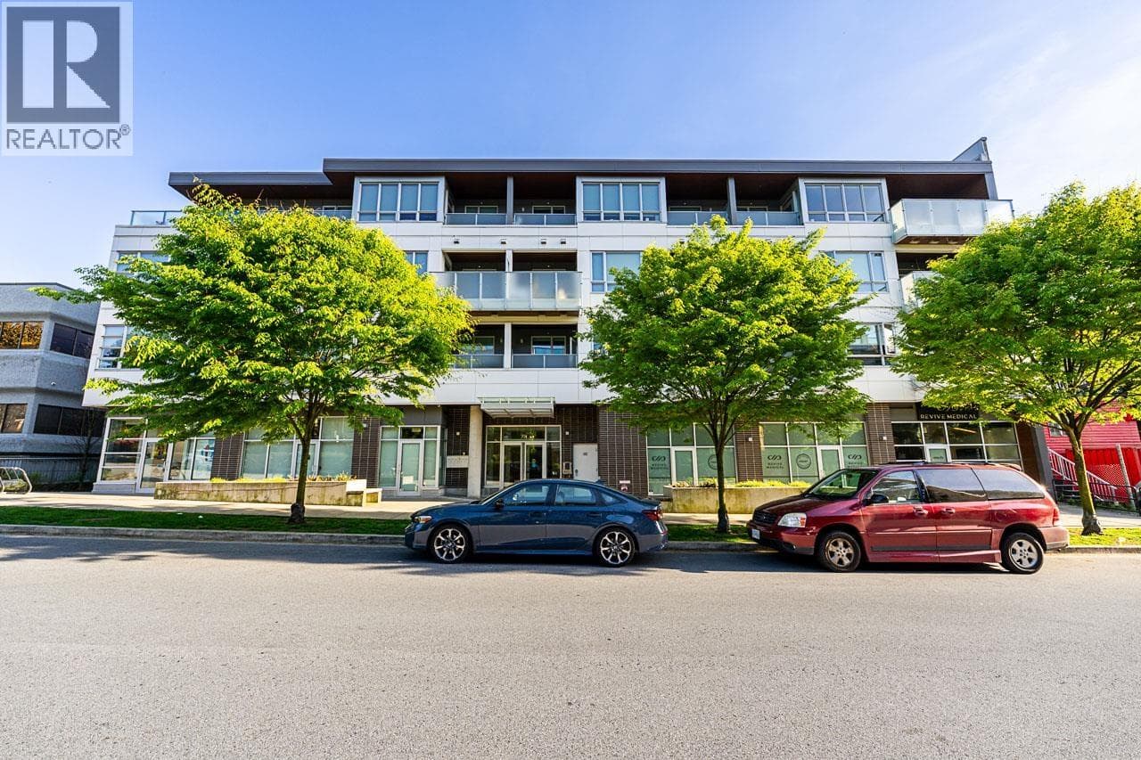 204 711 W 14TH STREET in Marine Hamilton